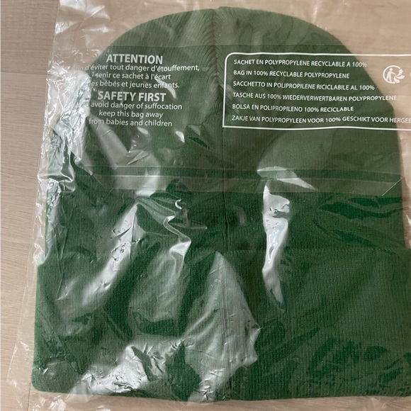 Authentic dead stock & Brand New with Tags: Supreme Green Lacoste Beanie, FW19 - Picture 6 of 6
